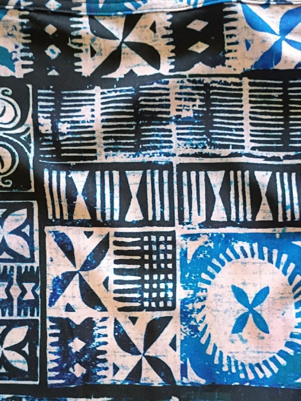 Ripskirt Hawaii tribal print